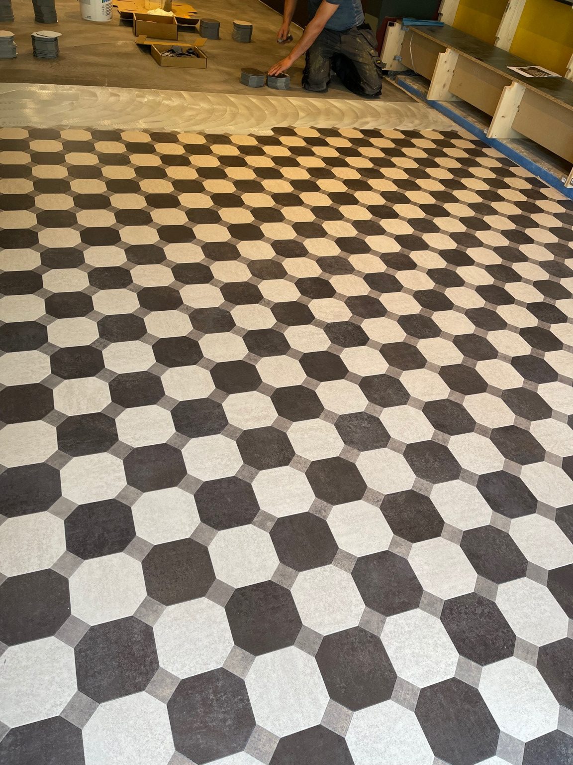 Bistro Chez Be Sursee - SCHILLA Bodenbelags AG in Trimbach - Wir leben Boden! 3